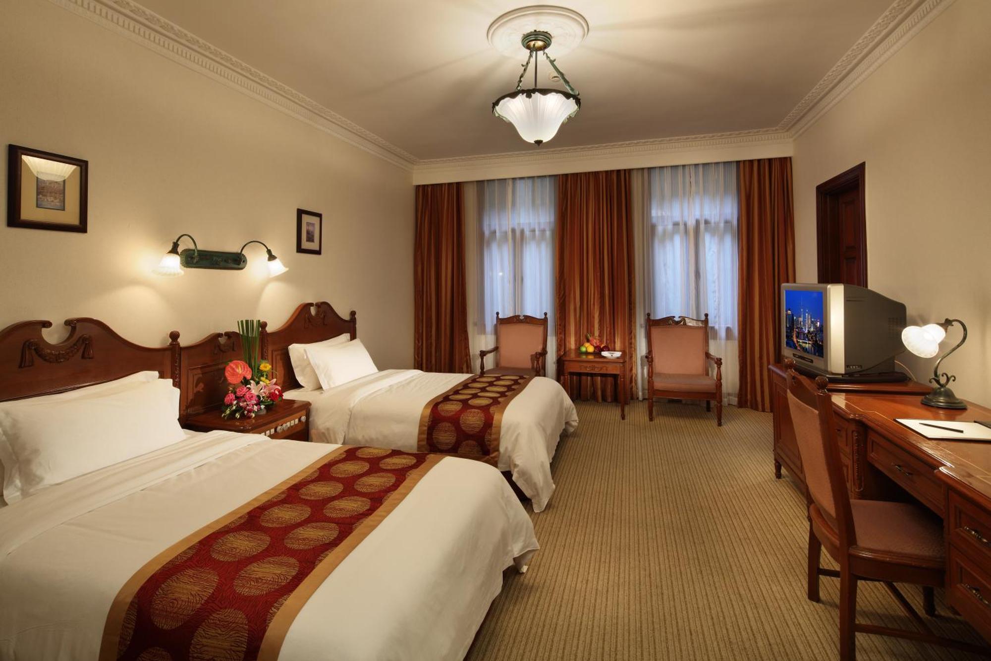 Jin Jiang Pacific Hotel Shanghai Bagian luar foto