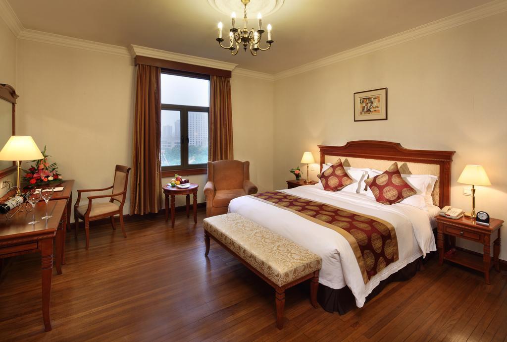 Jin Jiang Pacific Hotel Shanghai Bagian luar foto