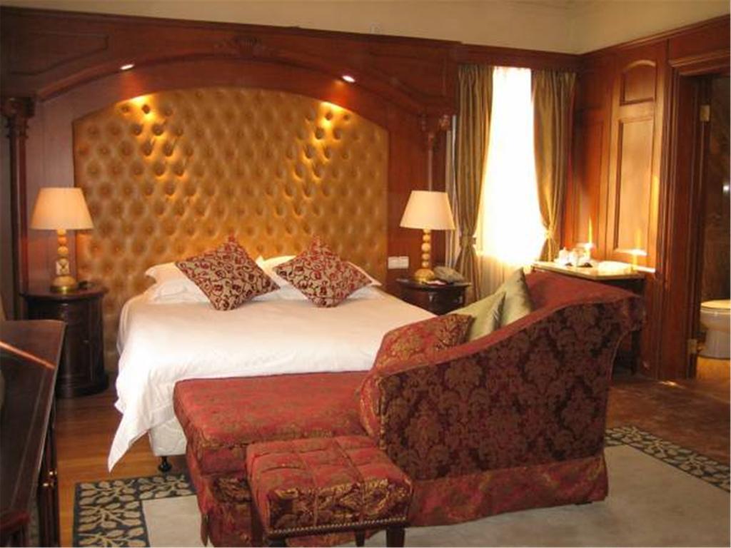 Jin Jiang Pacific Hotel Shanghai Bagian luar foto