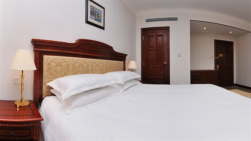 Jin Jiang Pacific Hotel Shanghai Bagian luar foto