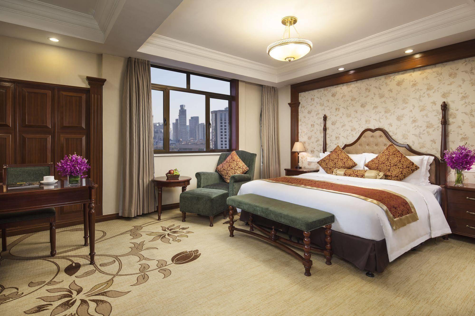 Jin Jiang Pacific Hotel Shanghai Bagian luar foto