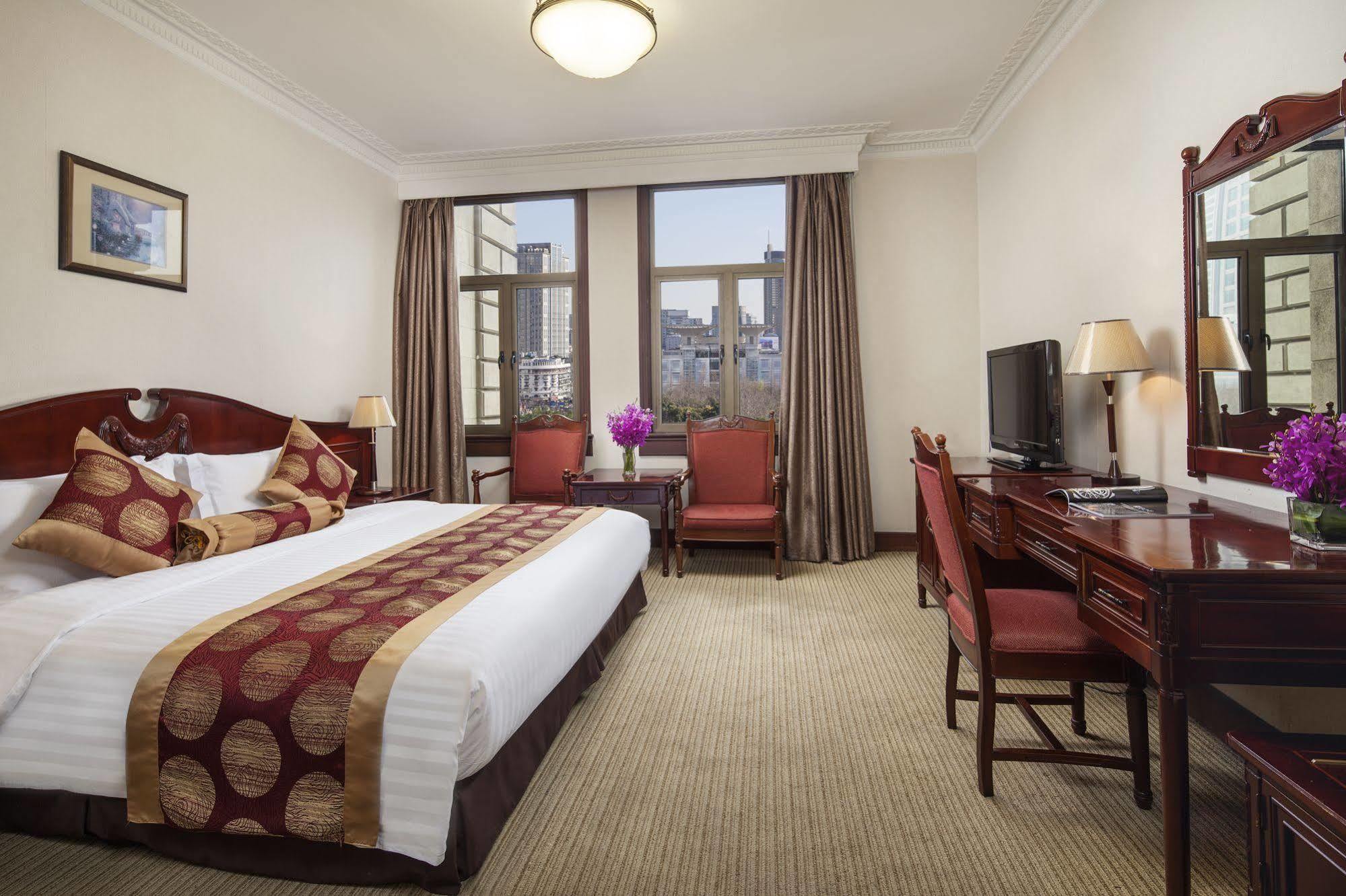 Jin Jiang Pacific Hotel Shanghai Bagian luar foto